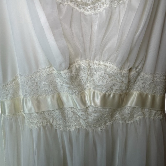 Vanity Fair Retro 60s Peignoir Two Piece Romantic Lace Nightgown & Robe Set S/M - Picture 13 of 15